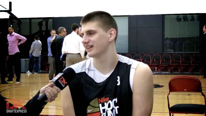 Nikola Jokić deset godina, tri MVP titule i jedan prsten kasnije - sve isto: Ovo je bio prvi intervju Srbina u Americi, 41 dan pre NBA debija /VIDEO/